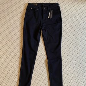 NWT BR Factory fade resistant curvy black ankle skinny jeans - size 2/26